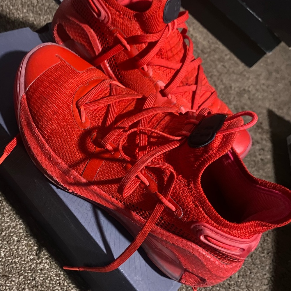 If your a Golden State Warriors Fan we All love Curry